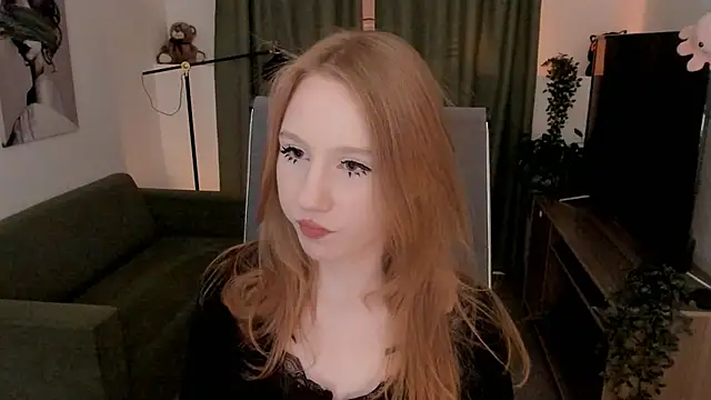 Snapshot of DariaTate chatting on 05.07.26 DariaTate online show from 05.07.26