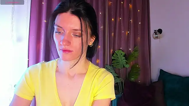 roxy riot  online show from 02.06.25