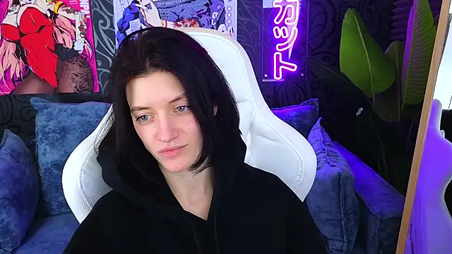 roxy riot  online show from 02.18.25