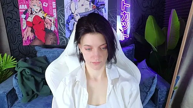 roxy riot  online show from 02.20.25