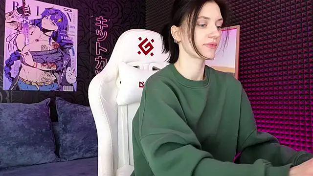 roxy riot  online show from 03.02.25