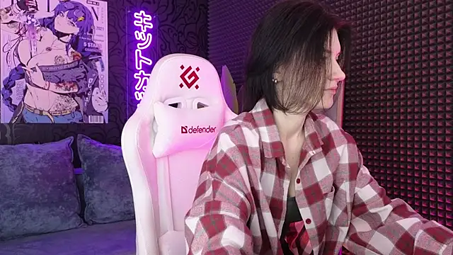 roxy riot  online show from 03.10.25