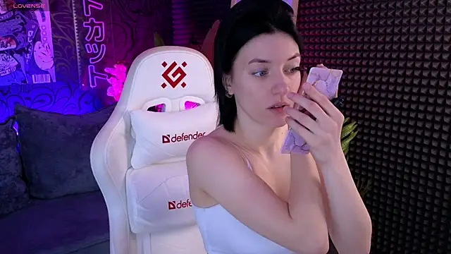 roxy riot  online show from 10.09.25