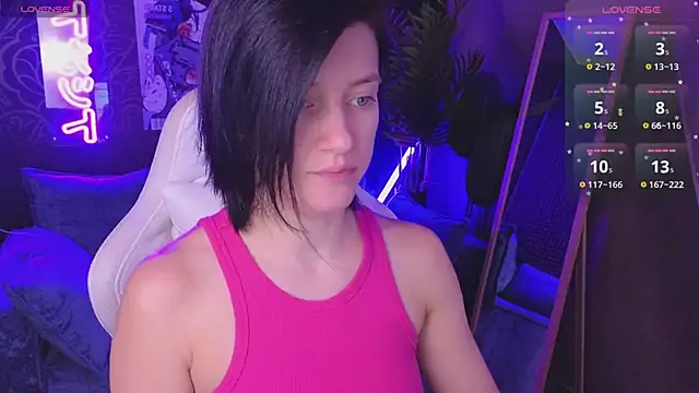 roxy riot  online show from 04.15.26