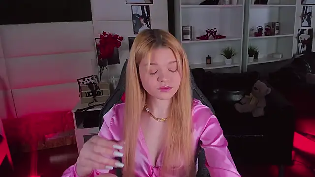 AdeleCartier online show from 02.25.25