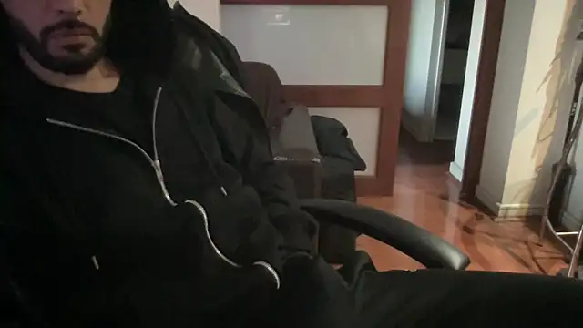 Snapshot of dante_lucyfer chatting on 09.29.25 dante lucyfer online show from 09.29.25