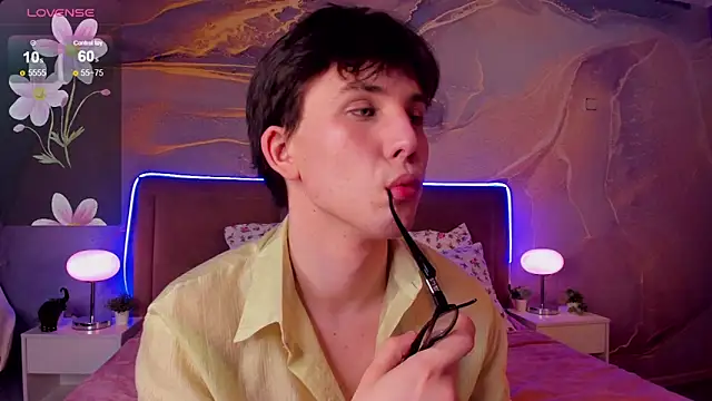 AdrianoAubert online show from 11.21.25