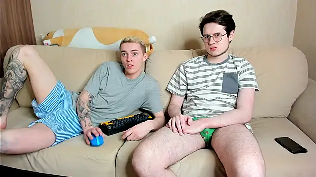 Snapshot of crazybottom99 chatting on 03.14.25 crazybottom99 online show from 03.14.25