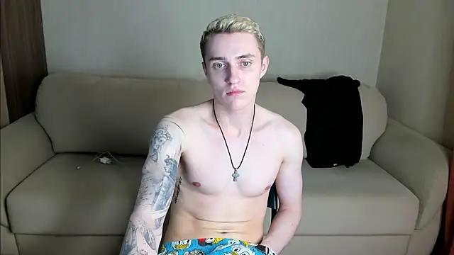 Snapshot of crazybottom99 chatting on 03.20.25 crazybottom99 online show from 03.20.25