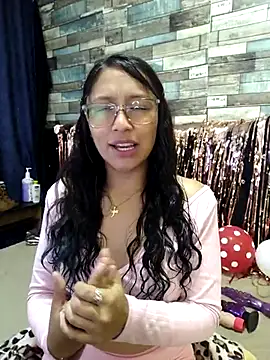 isabella beauty 01 online show from 02.15.25