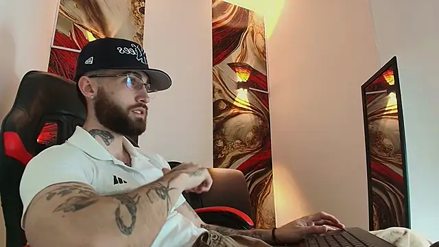 Luke davis01 online show from 10.17.25