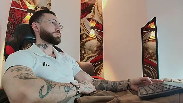 Luke davis01 online show from 11.05.25