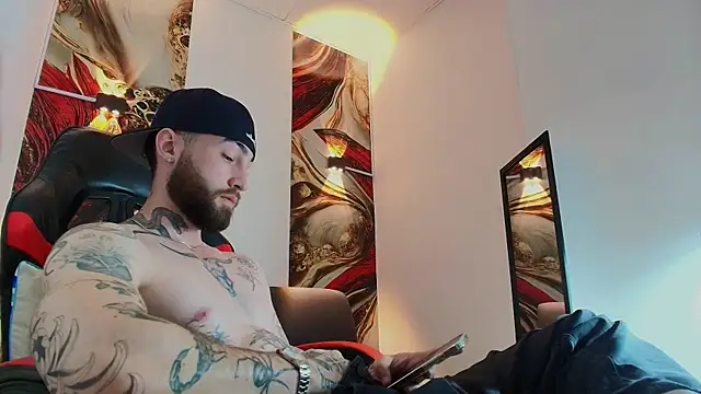 Luke davis01 online show from 11.19.25