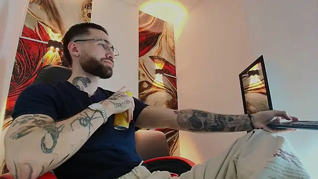 Luke davis01 online show from 12.02.25