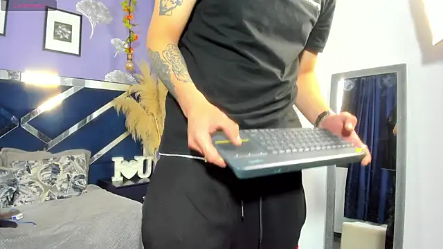 Noa Bonucci online show from 03.22.25