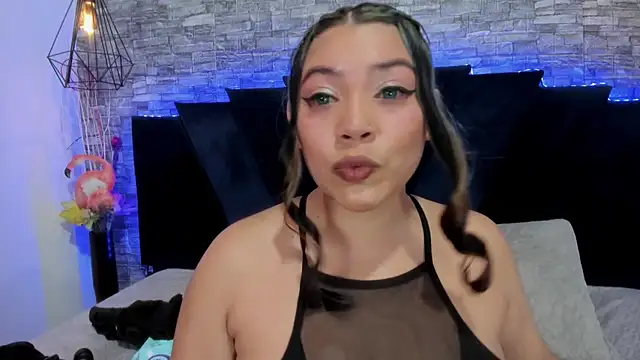 Sophia Brunett online show from 04.01.26