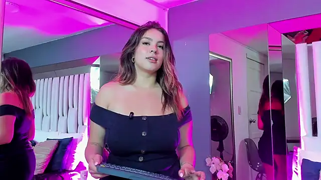 Snapshot of Cloee_Rainbow1 chatting on 03.05.25 Cloee Rainbow1 online show from 03.05.25