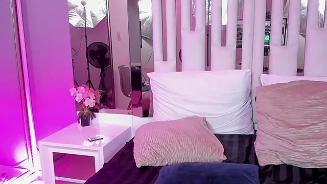 Snapshot of Cloee_Rainbow1 chatting on 03.13.25 Cloee Rainbow1 online show from 03.13.25