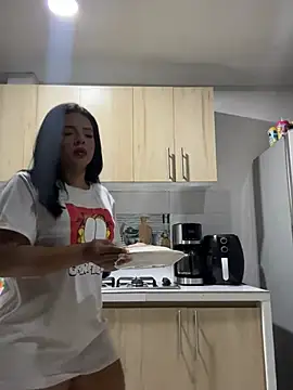 HannahFiore online show from 02.13.25