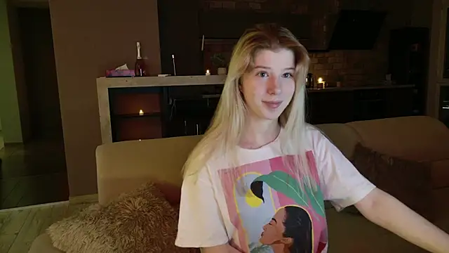 Snapshot of Bella_amory chatting on 02.07.25 Bella amory online show from 02.07.25