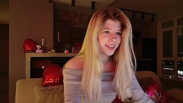 Snapshot of Bella_amory chatting on 02.15.25 Bella amory online show from 02.15.25