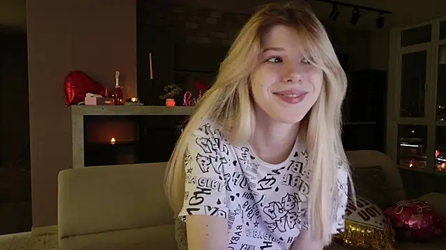 Snapshot of Bella_amory chatting on 02.16.25 Bella amory online show from 02.16.25