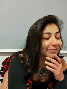 Snapshot of MaiPandora chatting on 09.15.25 MaiPandora online show from 09.15.25