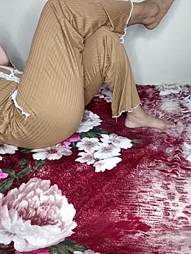 Snapshot of Malika-697 chatting on 11.05.25 Malika-697 online show from 11.05.25