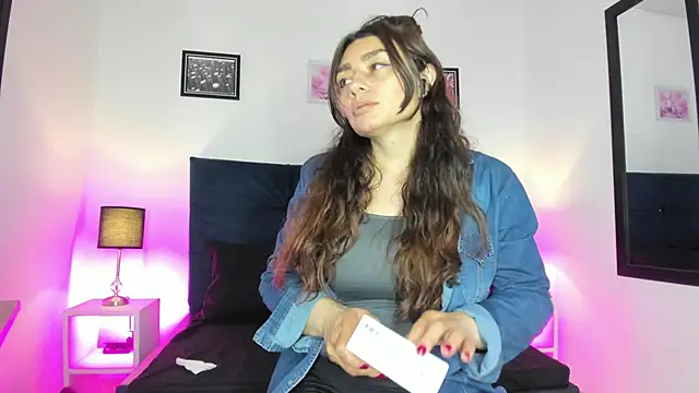 Snapshot of _michonne_ chatting on 02.10.25 michonne online show from 02.10.25