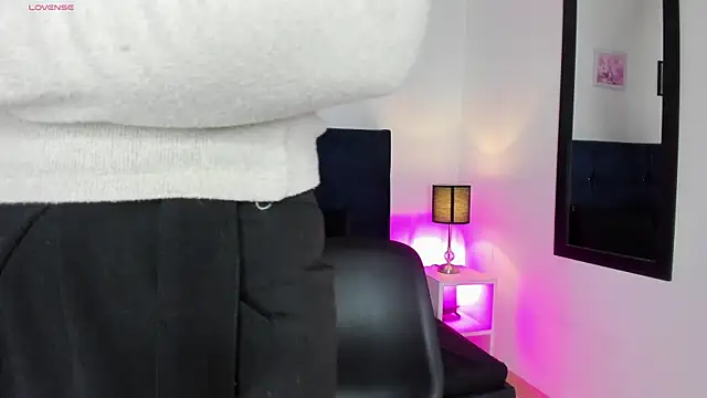 Snapshot of _michonne_ chatting on 03.04.25 michonne online show from 03.04.25