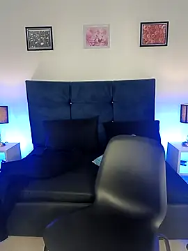 Snapshot of _michonne_ chatting on 03.11.25 michonne online show from 03.11.25