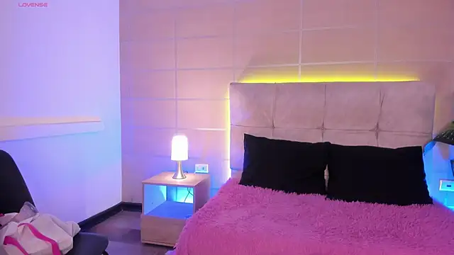 Snapshot of _michonne_ chatting on 11.06.25 michonne online show from 11.06.25