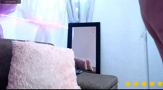 Snapshot of alisonandree chatting on 02.26.25 alisonandree online show from 02.26.25