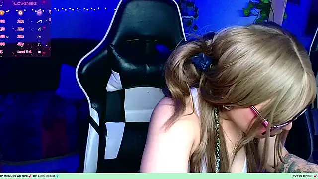 Snapshot of BunnyLilith_ chatting on 04.28.26 BunnyLilith online show from 04.28.26