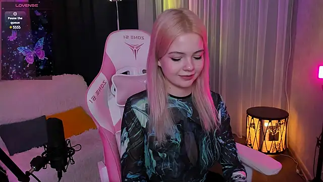 AshleySnowflake online show from 02.16.25