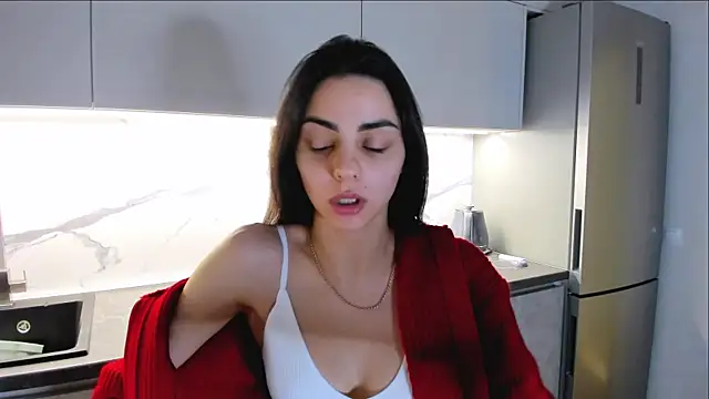 Snapshot of EmiliaZen chatting on 02.15.25 EmiliaZen online show from 02.15.25