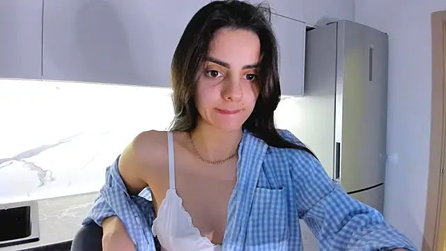 Snapshot of EmiliaZen chatting on 03.07.25 EmiliaZen online show from 03.07.25