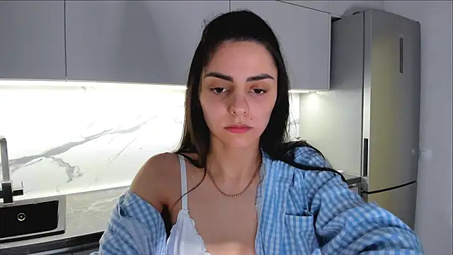 Snapshot of EmiliaZen chatting on 03.07.25 EmiliaZen online show from 03.07.25