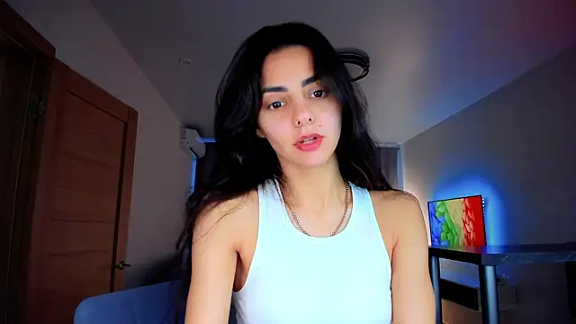 Snapshot of EmiliaZen chatting on 10.10.25 EmiliaZen online show from 10.10.25