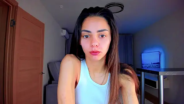 Snapshot of EmiliaZen chatting on 10.18.25 EmiliaZen online show from 10.18.25