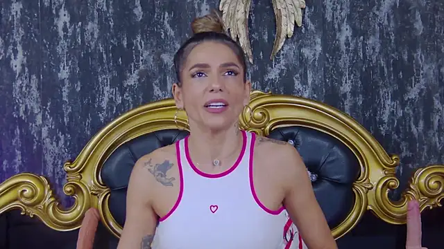 Snapshot of PlayfulShow chatting on 02.08.25 PlayfulShow online show from 02.08.25