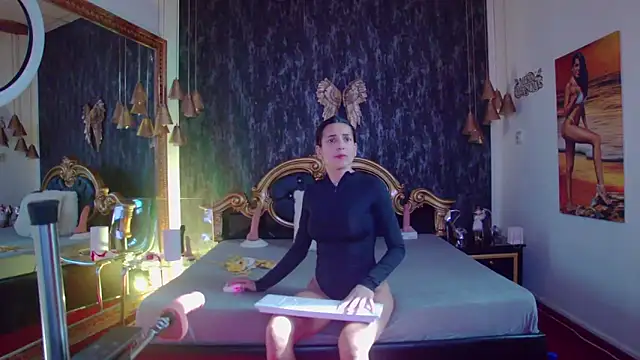 Snapshot of PlayfulShow chatting on 03.19.25 PlayfulShow online show from 03.19.25