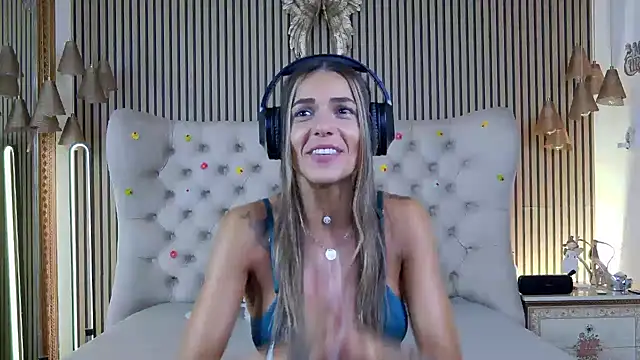 Snapshot of PlayfulShow chatting on 09.10.25 PlayfulShow online show from 09.10.25