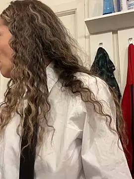 Snapshot of PlayfulShow chatting on 11.07.25 PlayfulShow online show from 11.07.25