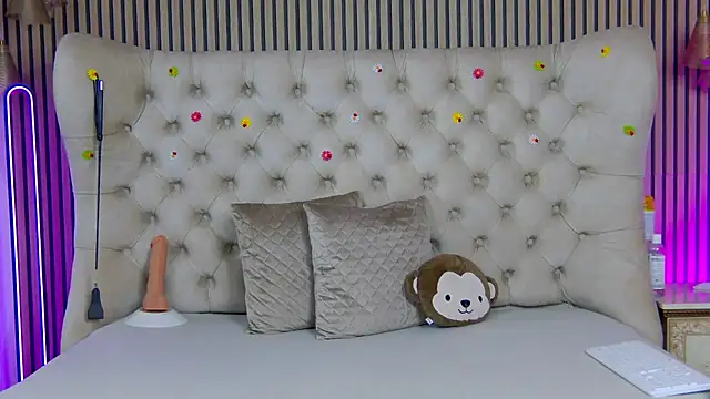 PlayfulShow online show from 04.08.26