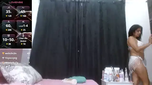 Snapshot of dulcecataliina chatting on 03.10.25 dulcecataliina online show from 03.10.25