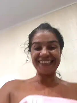 Snapshot of dulcecataliina chatting on 09.15.25 dulcecataliina online show from 09.15.25