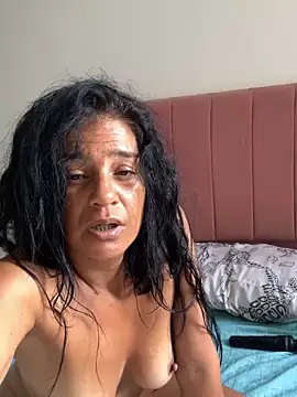 Snapshot of dulcecataliina chatting on 09.17.25 dulcecataliina online show from 09.17.25