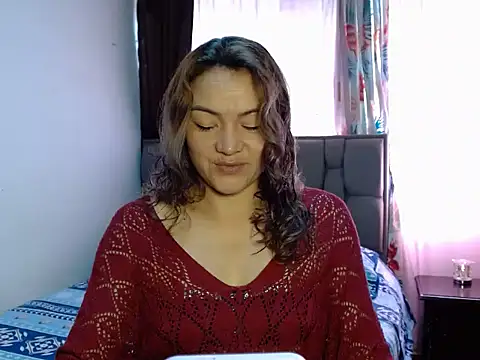 Snapshot of PenelopeMist chatting on 05.14.26 PenelopeMist online show from 05.14.26