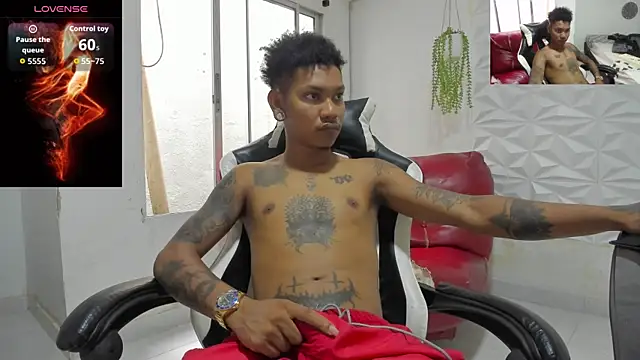 Snapshot of blackdirty420 chatting on 10.02.25 blackdirty420 online show from 10.02.25